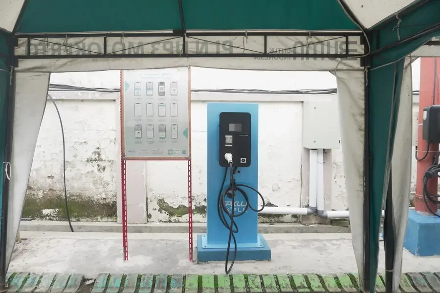 Charging station EV PLN dekat Nganjuk Family Guest House